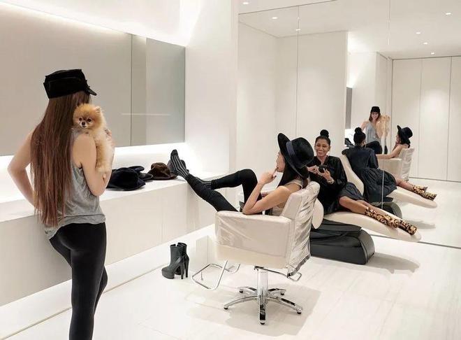 婚纱也疯狂又浪漫又街头为何不做酷酷的新娘~VeraWangBridal2024秋冬系列(图2)