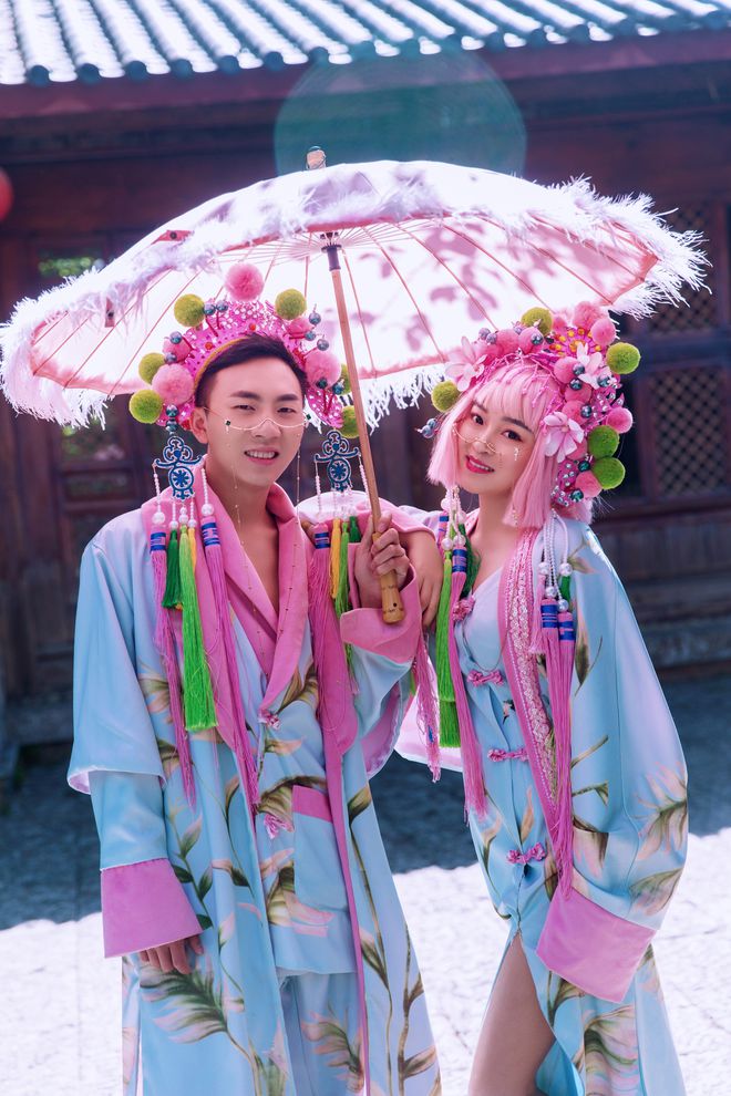 丽江旅拍攻略：丽江婚纱摄影最火的N种婚纱照风格甜蜜又高级！(图7)