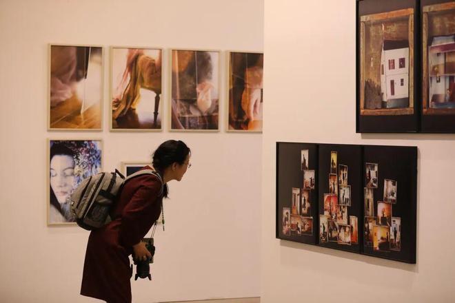 易倍EMC平台：聚焦2024平遥国际摄影大展①丨“廿四光华·新质影像”：2024平遥国际摄影大展开幕(图3)