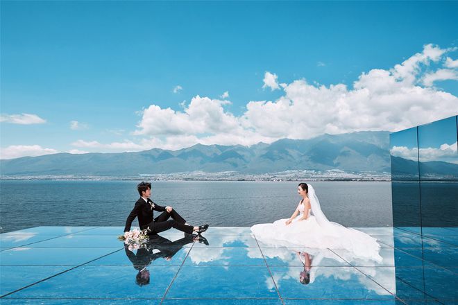 易倍网站：大理顶尖婚纱照：大理婚纱摄影哪家好前十名排行榜旅拍选择攻略(图1)