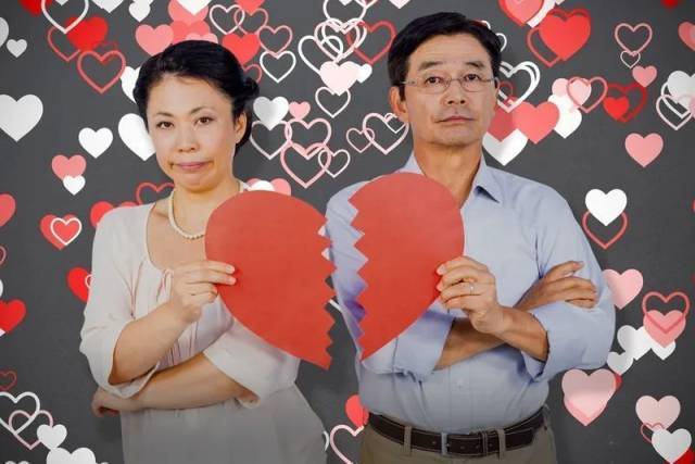 销毁婚纱照这门生意火了分手的决心(图1)