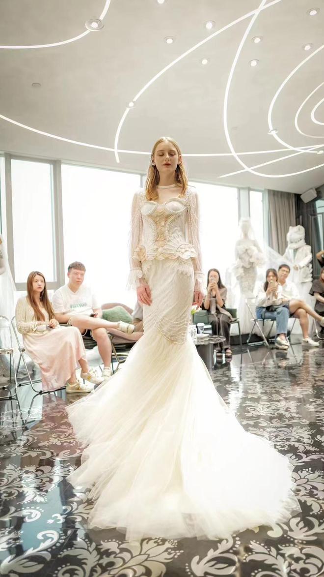 LoveBridal奢品婚纱礼服(图5)