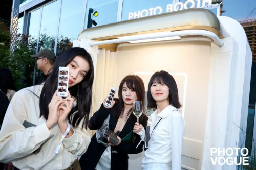 易倍：国贸中心携手《服饰与美容VOGUE》举行PhotoVOGUE“InMotion”中国时尚摄影新势力作品展(图1)