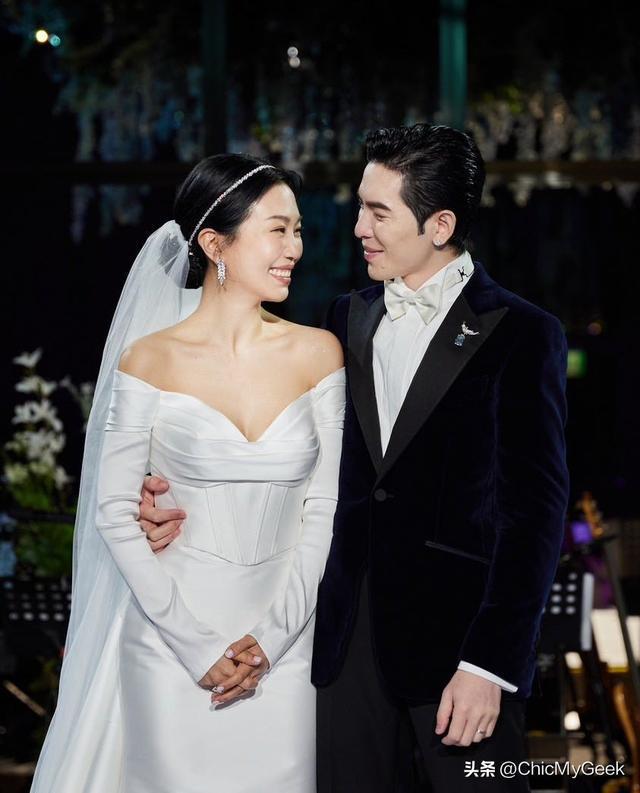 易倍网站：萧敬腾大办婚礼新娘连换三套百万级婚纱！(图5)