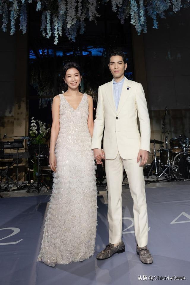 易倍网站：萧敬腾大办婚礼新娘连换三套百万级婚纱！(图3)