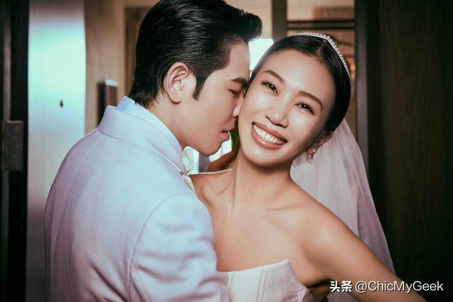 易倍网站：萧敬腾大办婚礼新娘连换三套百万级婚纱！(图1)