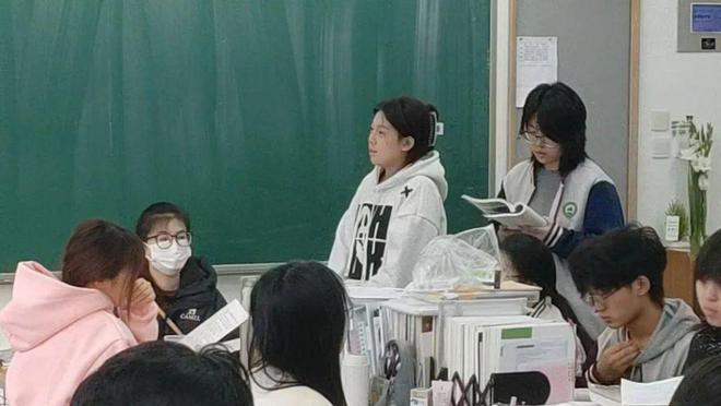 2025山东参加高考人数大揭秘！青岛这个学校艺术生入学半年提了255分！已开课！(图1)