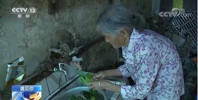 24岁小伙和85岁老太婚纱照刷屏全网：相差61岁原因你想象不到(图2)