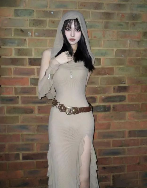 汪峰19岁大女儿晒留学照面容绝美身材一流气质堪比超模(图2)
