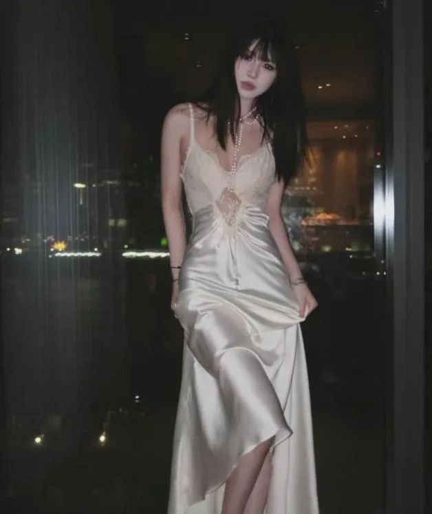 汪峰19岁大女儿晒留学照面容绝美身材一流气质堪比超模(图7)