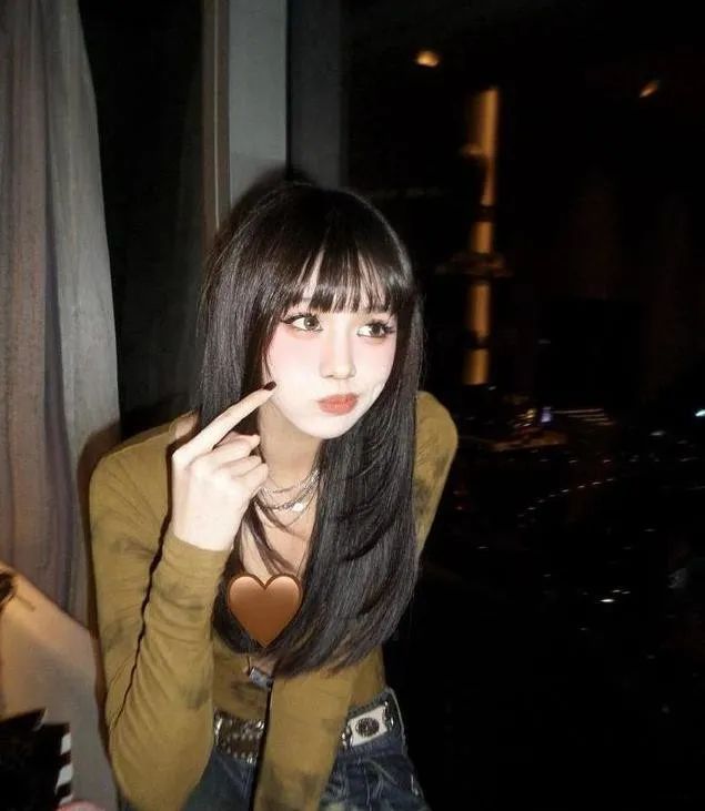 汪峰19岁大女儿晒留学照面容绝美身材一流气质堪比超模(图3)
