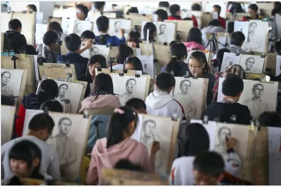 易倍EMC平台：25届美术生注意了！八大美院校考专业持续减少(图1)