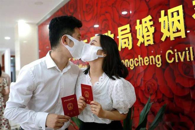 结婚率再创新低！2024年最新结婚数据公布40年最冷婚姻数据出炉(图2)