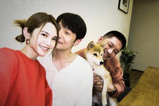 易倍网站：杨丞琳李荣浩婚纱照曝光低调夫妻悄悄幸福一年！(图2)