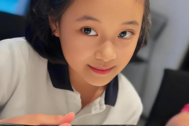 梅婷高调晒幸福!和12岁女儿同框比美女儿身材修长五官清秀太惊艳(图2)