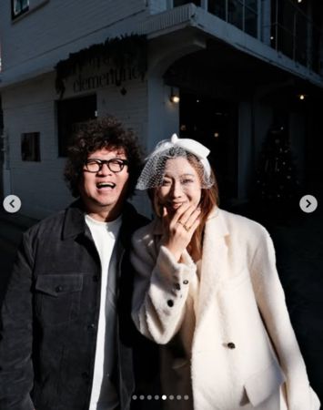 依依、纳豆「轻婚纱照曝光」！首尔路边一脱外衣…超配穿搭全被拍(图1)