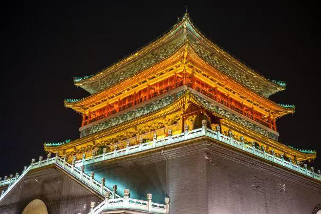 易倍EMC平台：镜头里的浪漫定格“光影互鉴”中法摄影展在北京城图启幕(图4)