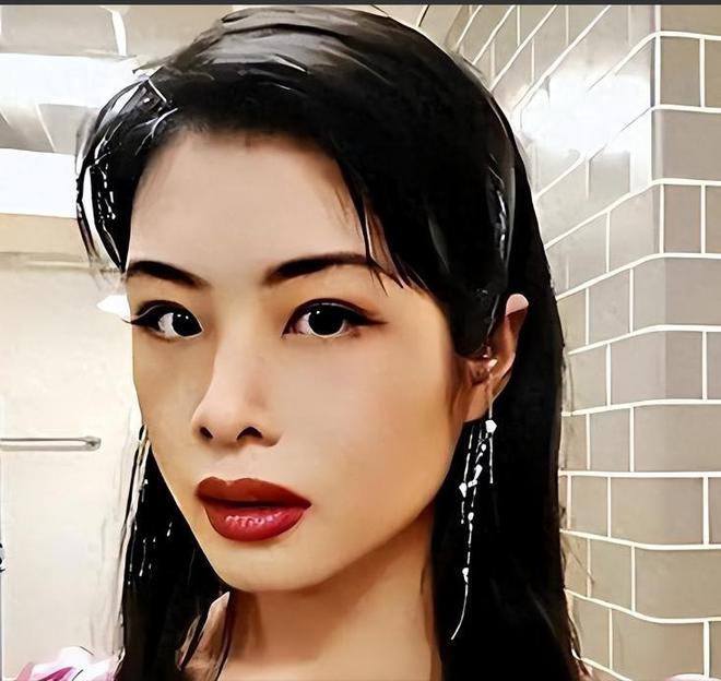 易倍EMC平台：“恨国女”许可馨：移民美国已结婚丈夫大量私照曝光遭质疑(图1)