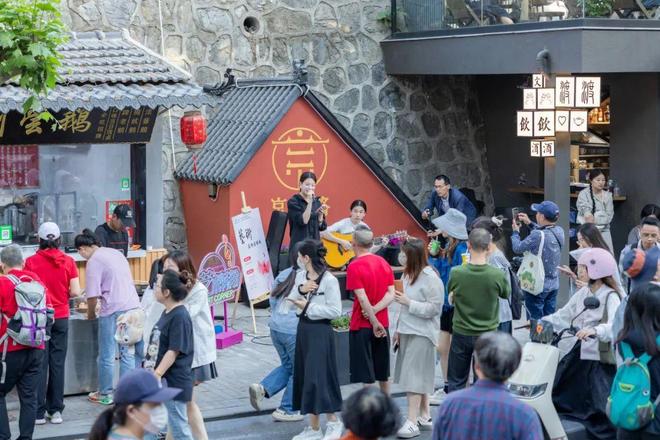 易倍EMC平台：江南观察“街”续文脉潮流在巷弄里流淌(图2)