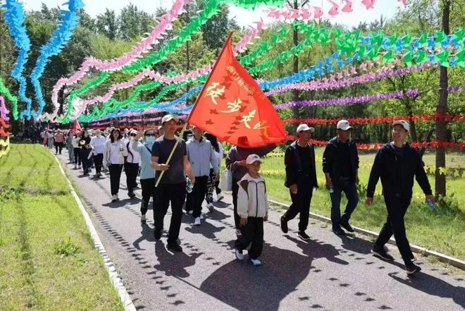 易倍：2025年辽宁省匹克球万人体验活动暨盘锦全民健身徒步活动举行(图6)