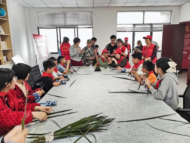 易倍：爱心暖童心非遗助成长淮安市清江浦区非遗协会走进涟水县周集村(图2)