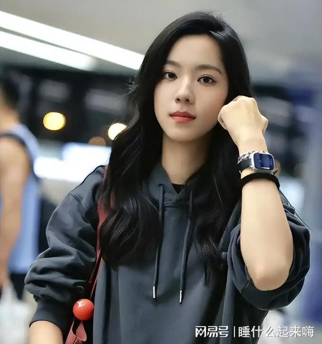 继黄杨钿甜后嘉行又塌一个！亲爹被爆是老赖1亿欠款还未还(图15)
