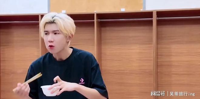 虎落平阳被犬欺单飞8年后的王源还是走上了陈志朋的老路(图15)