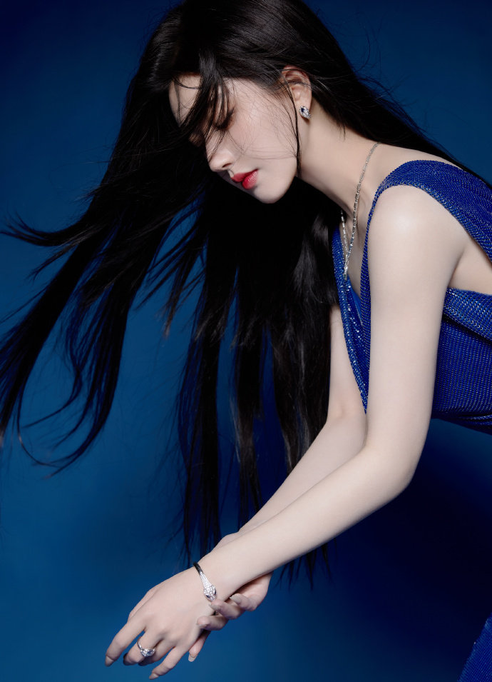 1000艺术人像摄影网_1000艺术人像摄影网V9(图1)