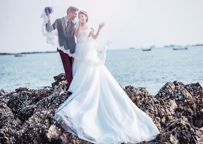 易倍EMC平台：高端婚纱摄影攻略有哪些？高端婚纱照摄影唯美图片欣赏(图2)