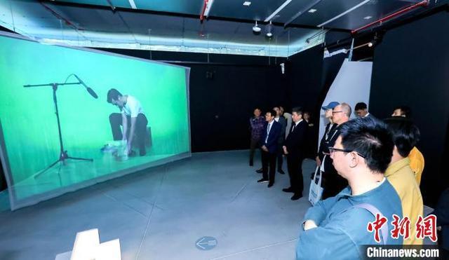 易倍EMC平台:2024集美·阿尔勒国际摄影季启幕(图2)