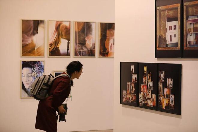 聚焦2024平遥国际摄影大展①丨“廿四光华·新质影像”：2024平遥国际摄影大展开幕(图3)