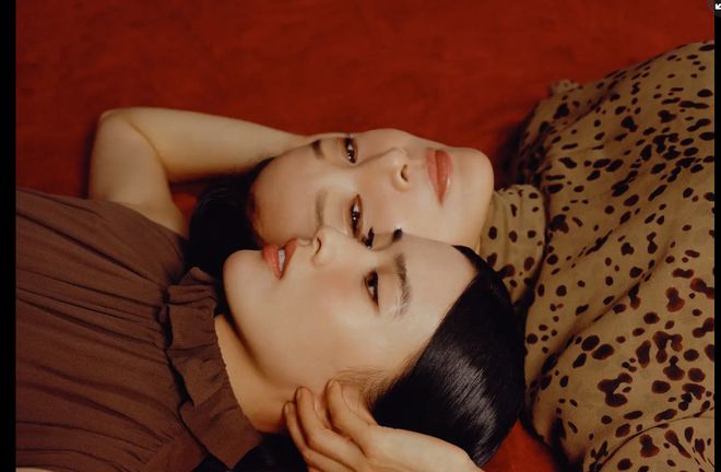 陈冲母女上演写真大片宛如姐妹花幸福感十足!(图2)