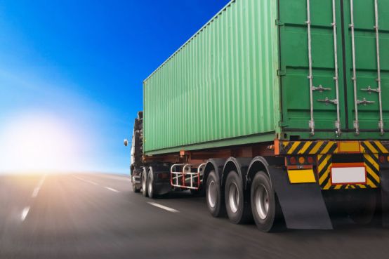 易倍EMC平台：2025年物流行业前瞻：技术驱动与绿色转型如何重塑未来(图1)