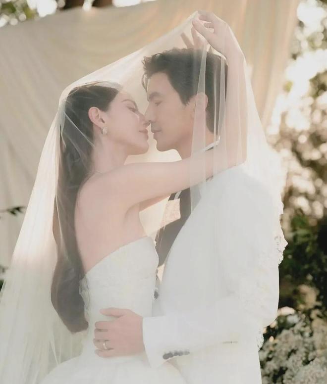 易倍EMC平台：泰国顶流mai大婚钻戒15克拉坐拥8000平米地相恋7年多次催婚(图8)