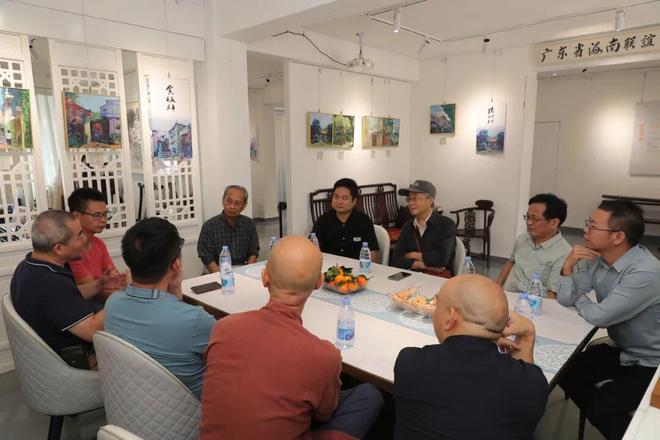 易倍网站：张宇东“唐家印象”主题作品展广州开展蓝调画笔勾勒古镇非遗韵味(图1)