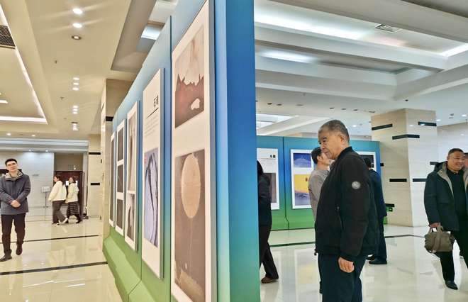 “光影里的语言”——殷作洲摄影艺术作品展在许昌市博物馆开展(图1)