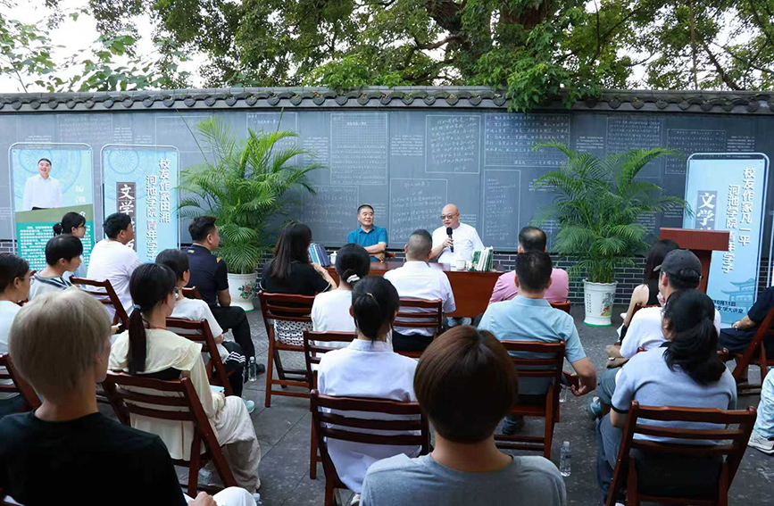 河池学院：深耕写作教育让“作家摇篮”绽放时代华光(图1)
