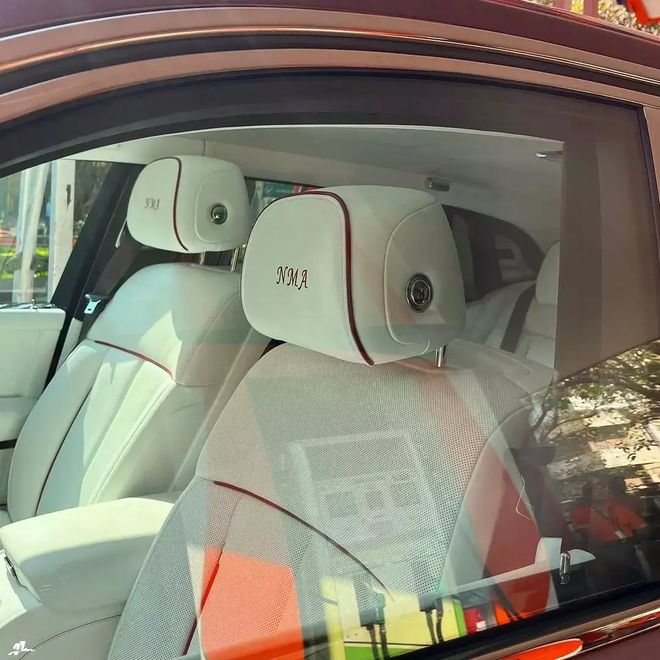 43亿婚礼只是开场！印度首富妻女炫富刷屏珠宝论斤戴座驾搭防弹(图13)