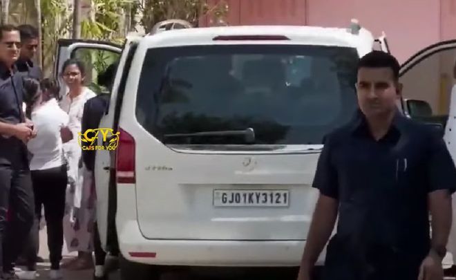 43亿婚礼只是开场！印度首富妻女炫富刷屏珠宝论斤戴座驾搭防弹(图34)