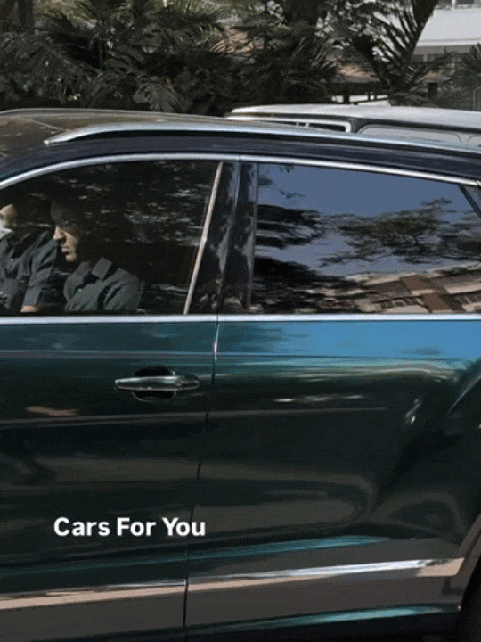 43亿婚礼只是开场！印度首富妻女炫富刷屏珠宝论斤戴座驾搭防弹(图32)