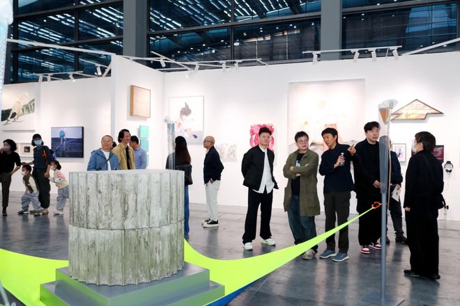 以“临时性永恒”重构城市时间哲学：第六届深圳当代艺术双年展在深圳举办(图1)