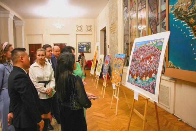 易倍EMC平台：从田间到世界！辛集农民画再出圈→(图9)