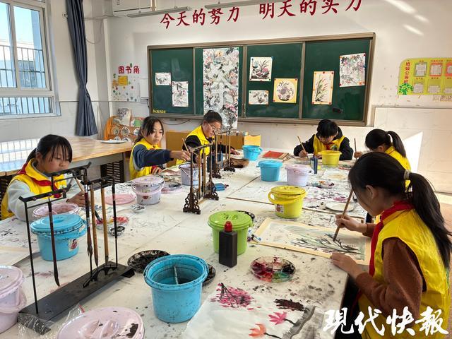 书画坊社团让美育之花在乡村校园绽放(图1)