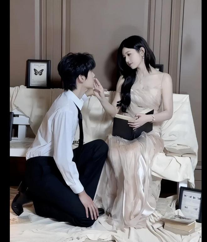 易倍：周柯宇写真大片互相偎依氛围感十足！(图3)