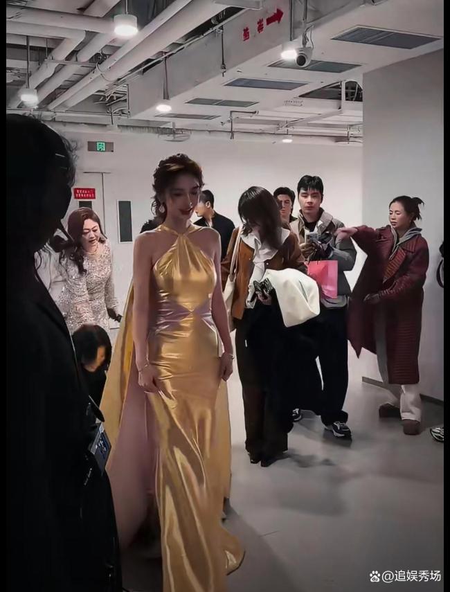 时隔两年Angelababy再战红毯生图封神气场(图2)