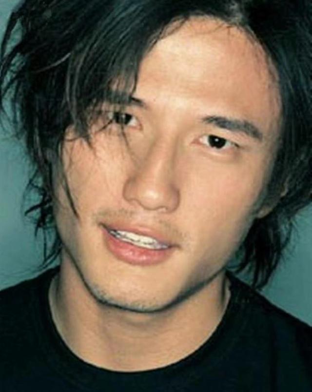 恭喜!演员徐冬冬尹子维婚纱照曝光2月在女方老家哈尔滨办婚礼(图4)