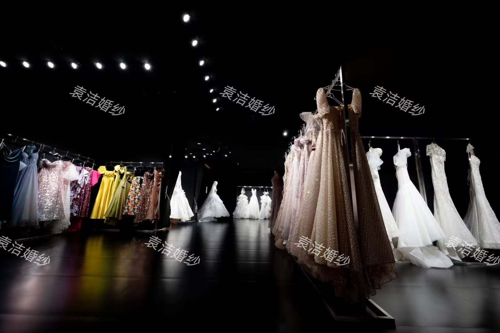 2026年4月更新：青岛婚纱照与选纱一站式服务深度——袁洁婚纱店(图1)